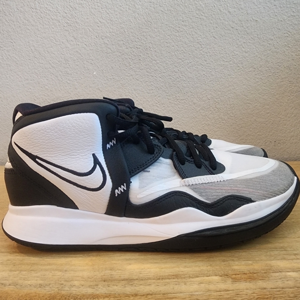 Nike Mens Kyrie Infinity TB Basketball Shoes DO9616-100 Black White Size 9.5